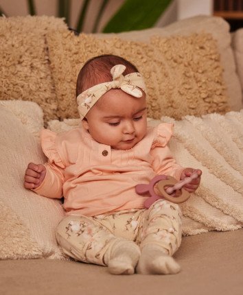 Costum baby - tricou, pantaloni, bentita O56303-31 Roz deschis