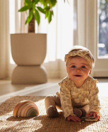 Costum baby - tricou, pantaloni, bentita O56341-31 Ivory